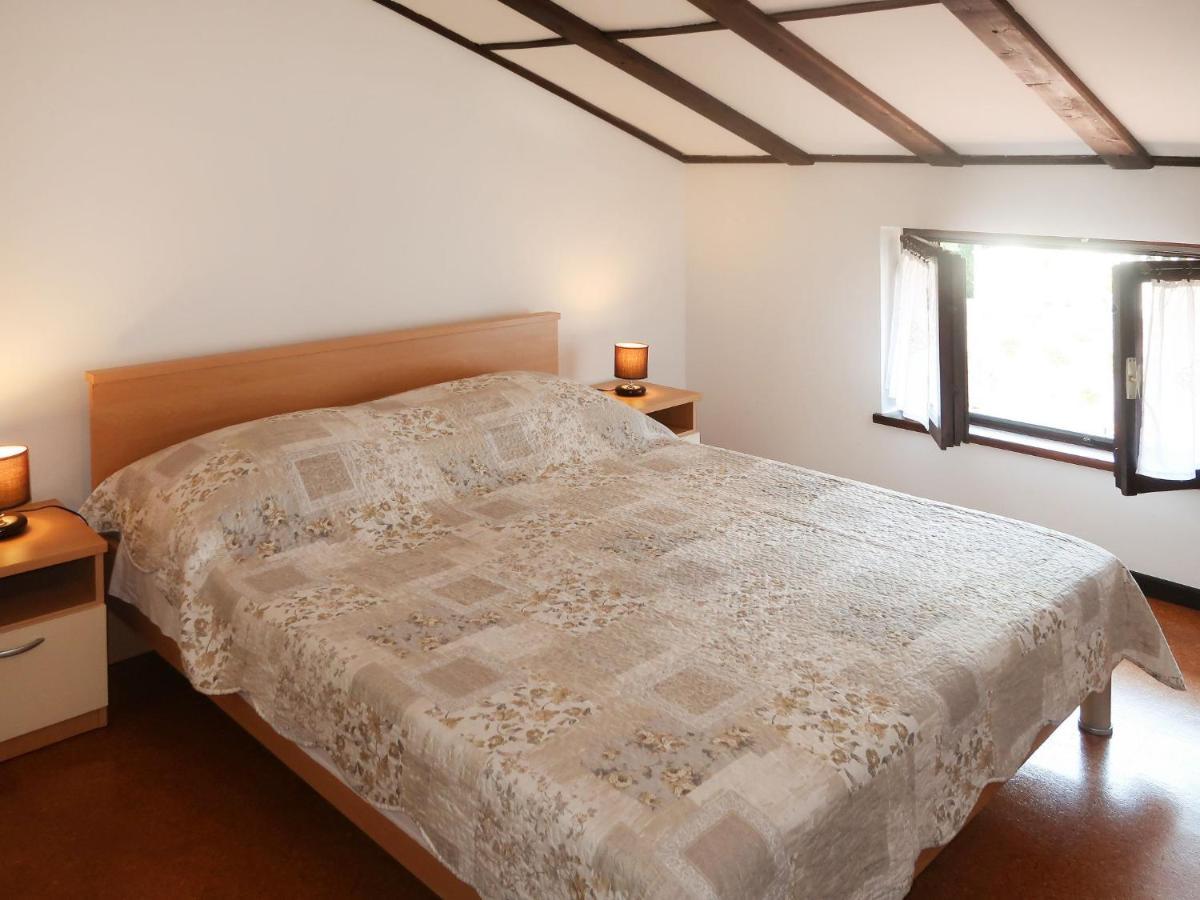 Violetta - Lbn200 By Interhome *